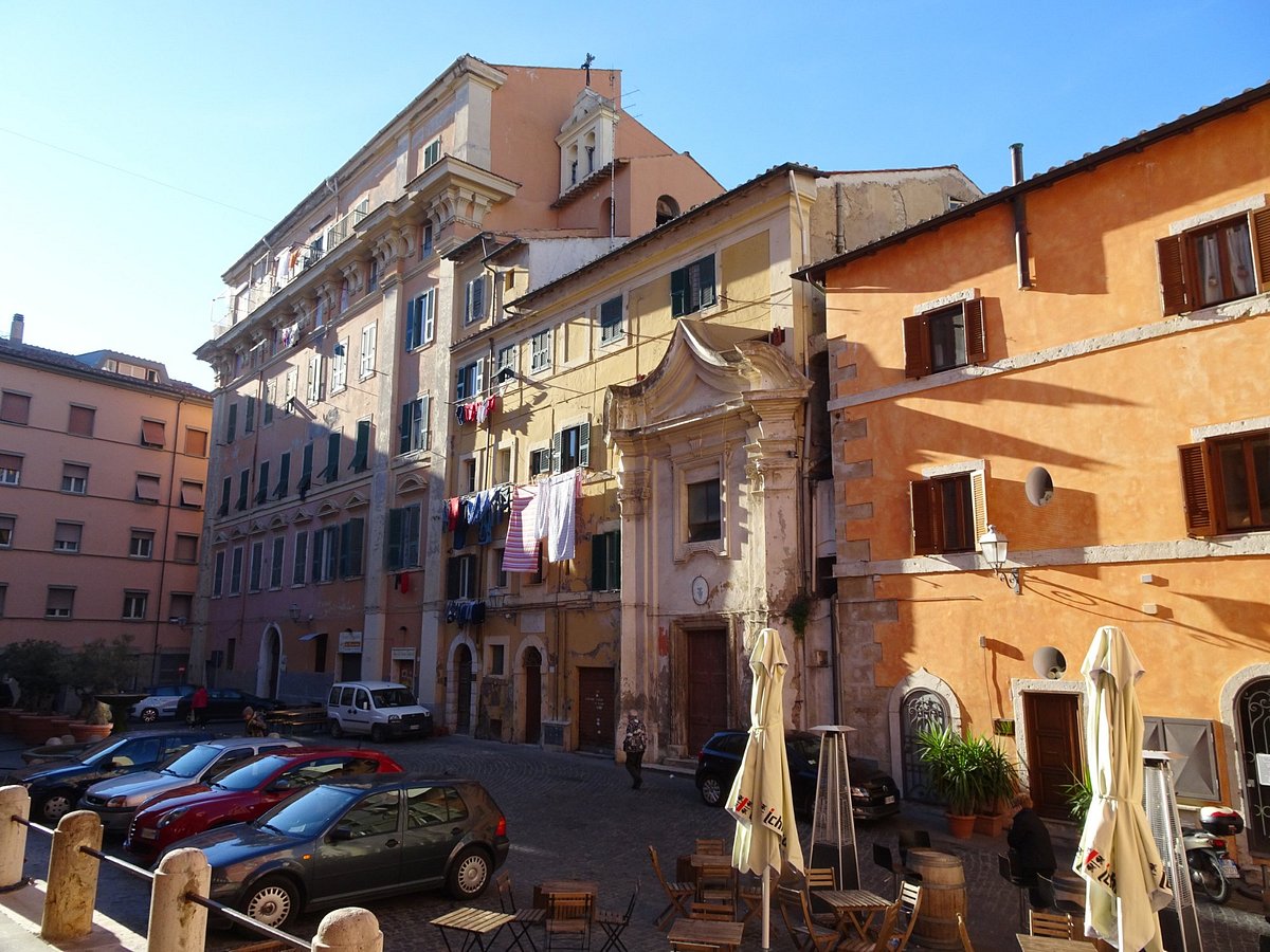 Piazza Leandra