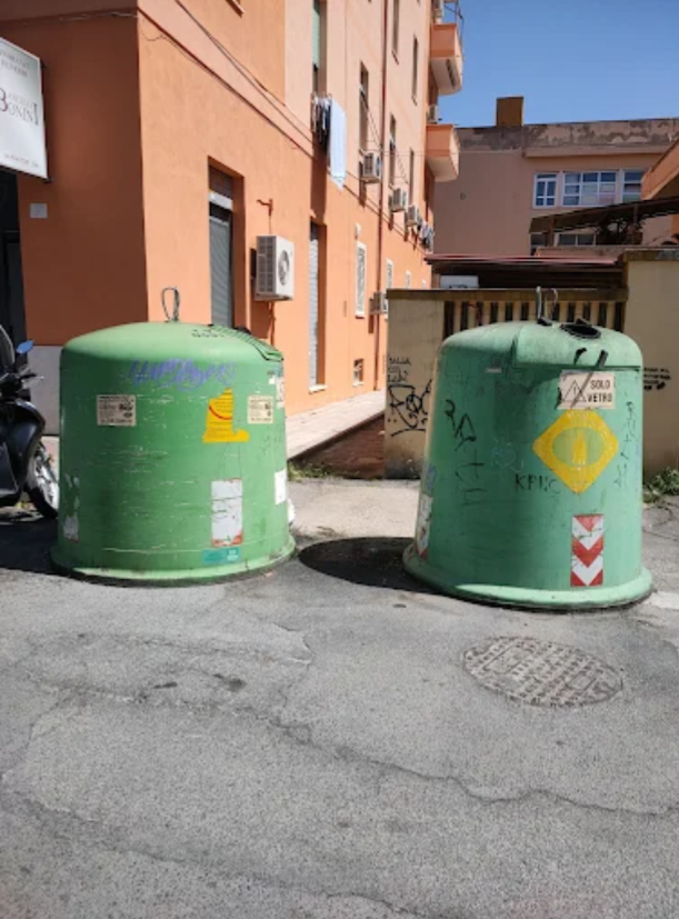 Campana del vetro, (Via Apollodoro 36, Via Urbano VIII)