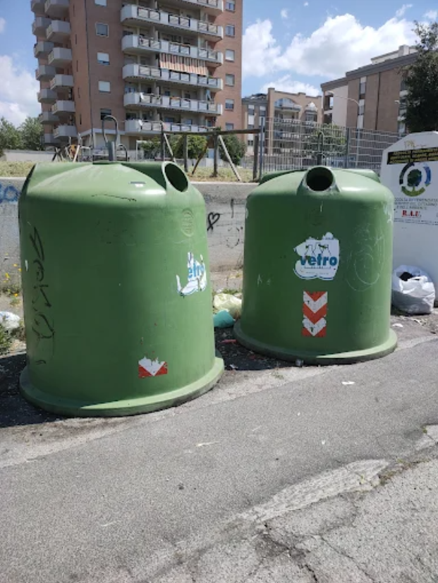 Campana del vetro, (Via Carlo Fontana 52/Via Falda)